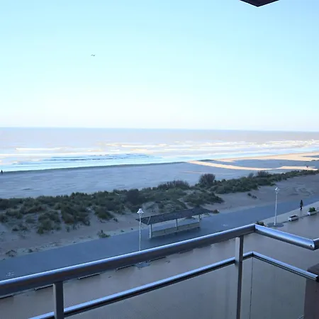 Lägenhet With Sea Views, Cleaning Included